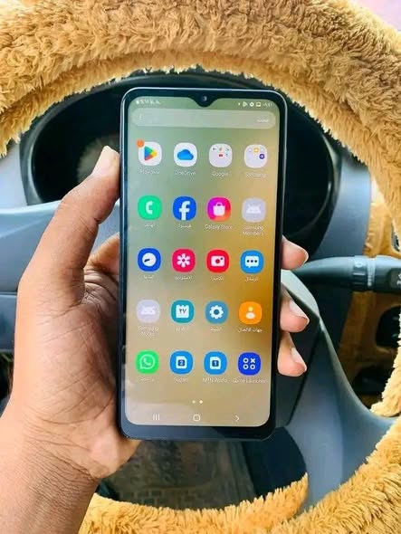 Samsung galaxy a12 photo 3
