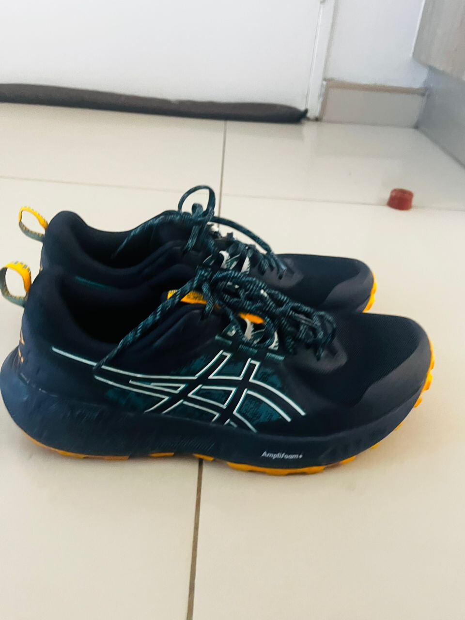 ASICS  training shoes photo 1