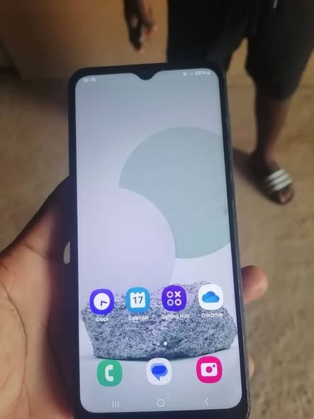 Samsung Galaxy A13 photo 2