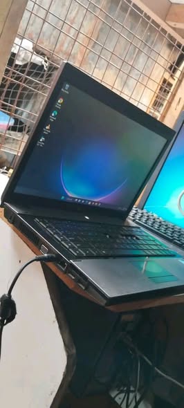 Hp laptop photo 1