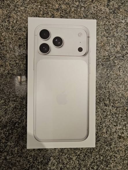 IPhone 17 pro max photo 1