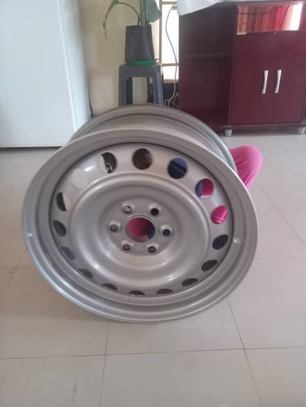 Vehicle part photo 4