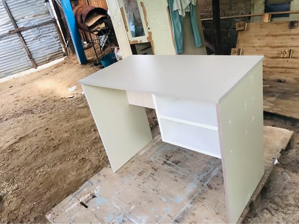 Study table photo 4