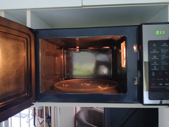 Samsung microwave photo 2