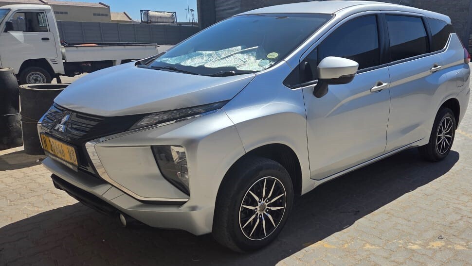 MITSUBISHI XPANDER 2022 photo 1