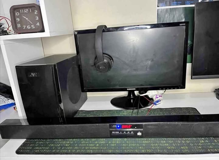 Sound bar and sub with remote photo 1