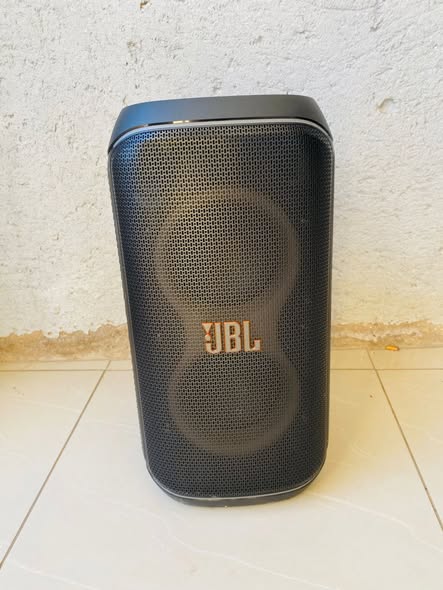 JBL speaker photo 3