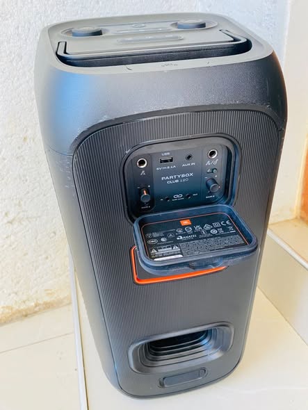 JBL speaker photo 1