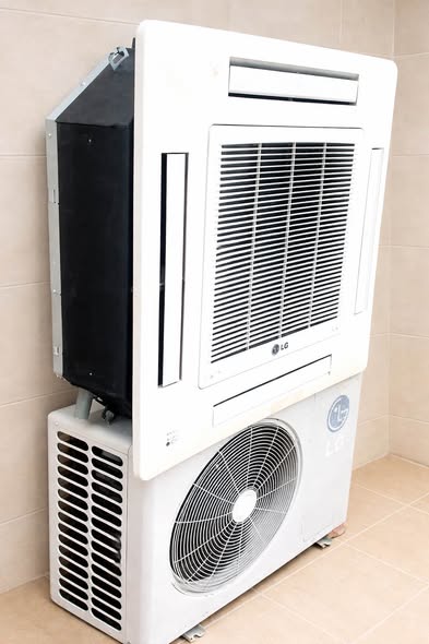 L.G split air conditioner photo 1