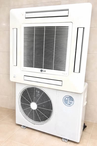 L.G split air conditioner photo 2
