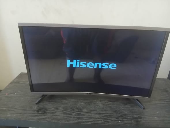 Diamond 32inch TV with remote photo 1