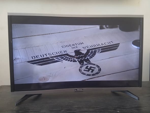 Diamond 32inch TV with remote photo 3