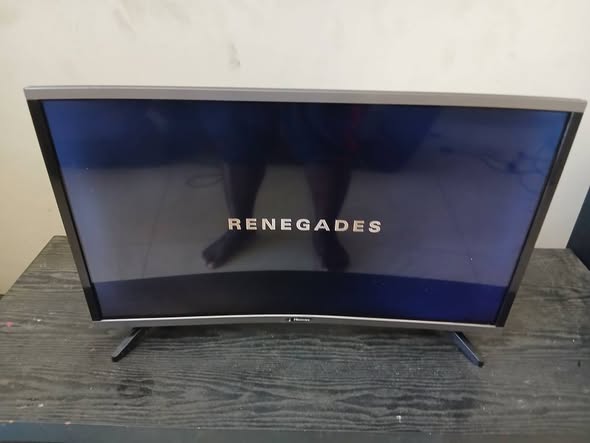 Diamond 32inch TV with remote photo 5