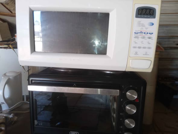 Microwave&Stove photo 2