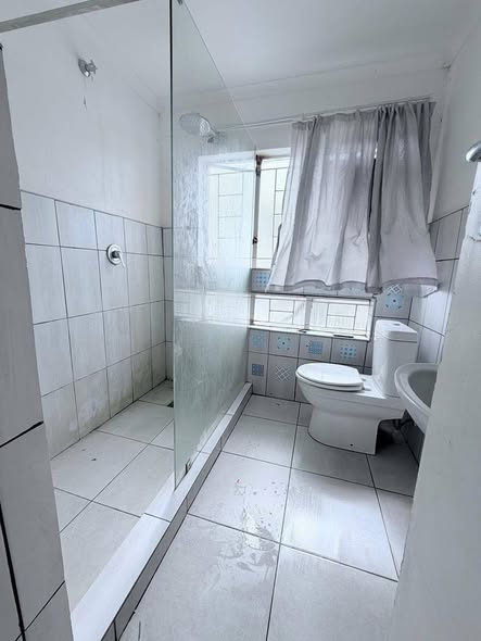 House for Sale - Hochland Park photo 2