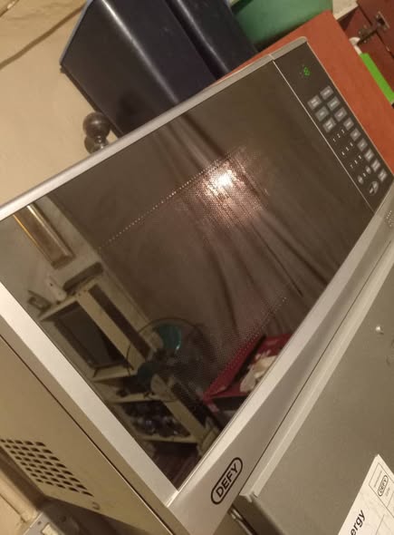 Defy microwave photo 3