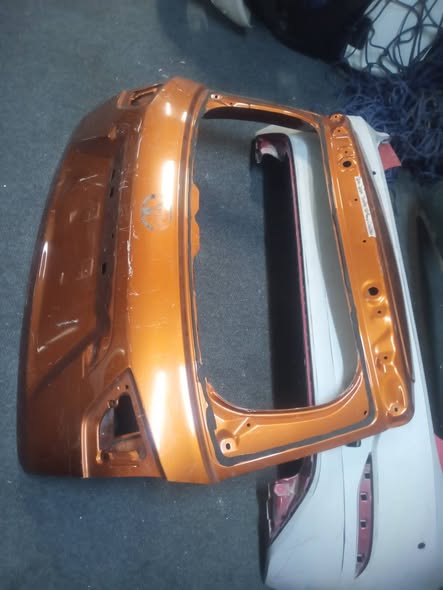 2021-2023 TOYOTA URBAN CRUISER TAILGATE photo 3