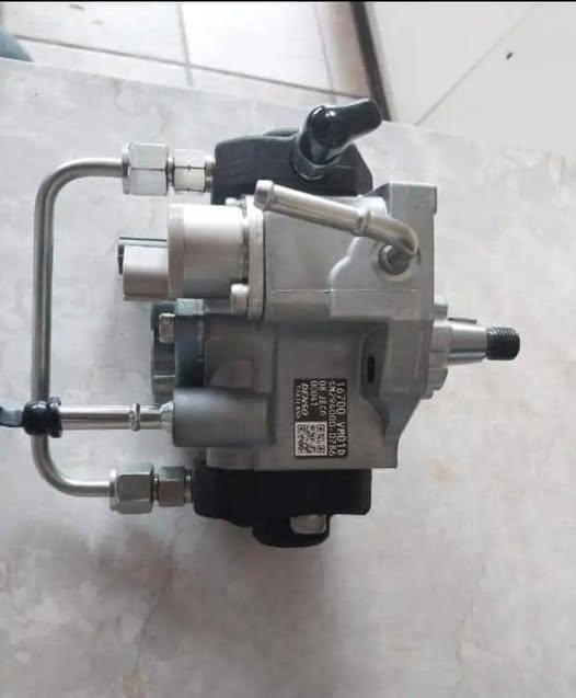 Nissan np300 yd25 photo 1