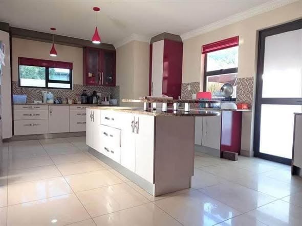Massive house up for Rent photo 3