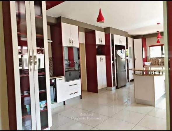 Massive house up for Rent photo 2