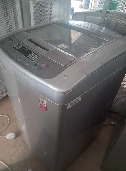 14kg LG top loader automatic washing machine photo 4