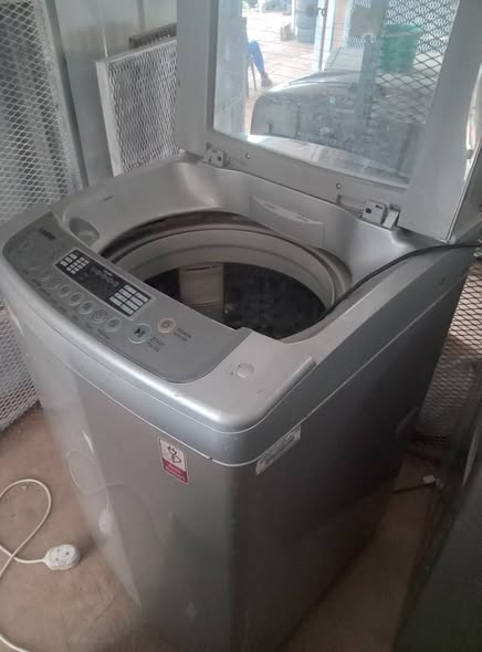 14kg LG top loader automatic washing machine photo 5