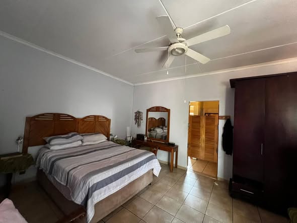 House for sale photo 3