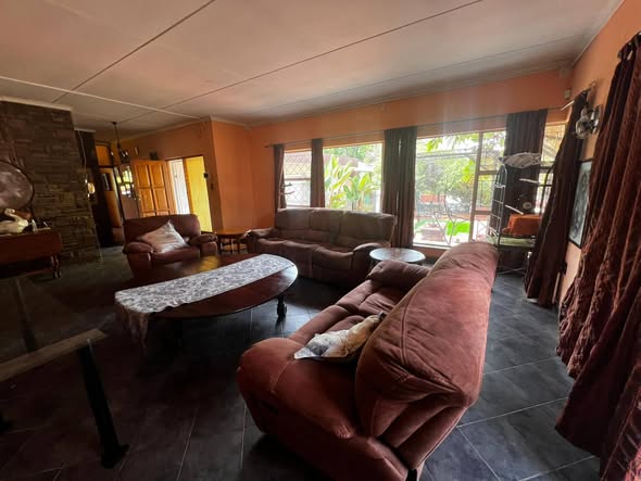 House for sale photo 4