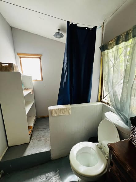 House for sale photo 3