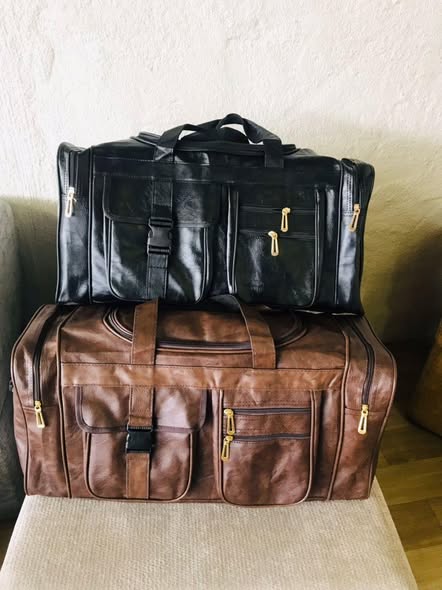 Leather travelling beg photo 4