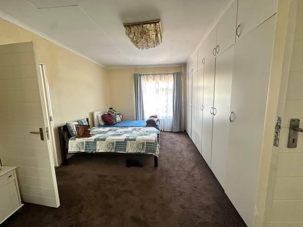 House for sale -Olympia photo 3