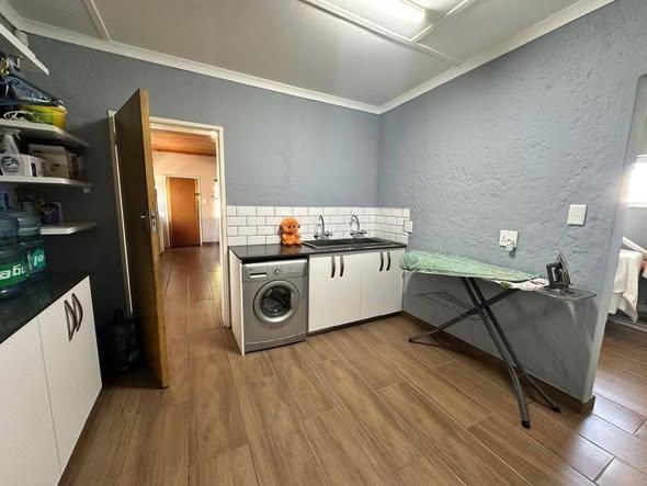 House for sale -Olympia photo 5