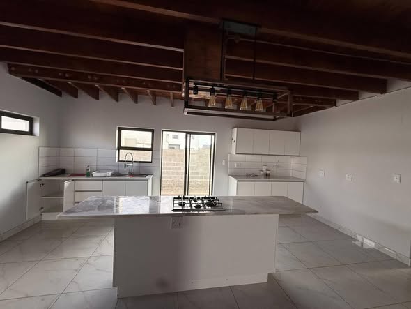 House to Let - Dolphin Beach photo 1
