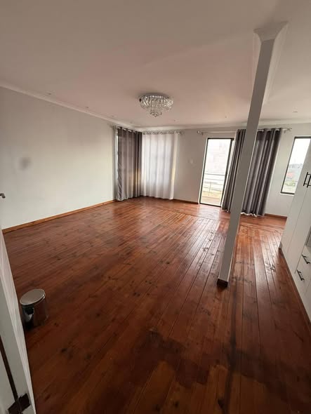 House to Let - Dolphin Beach photo 5
