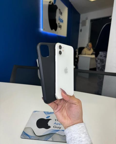 IPHONE 11 256GB photo 2