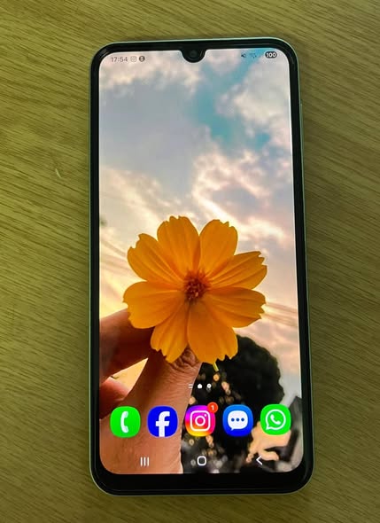 Samsung Galaxy A24 photo 1