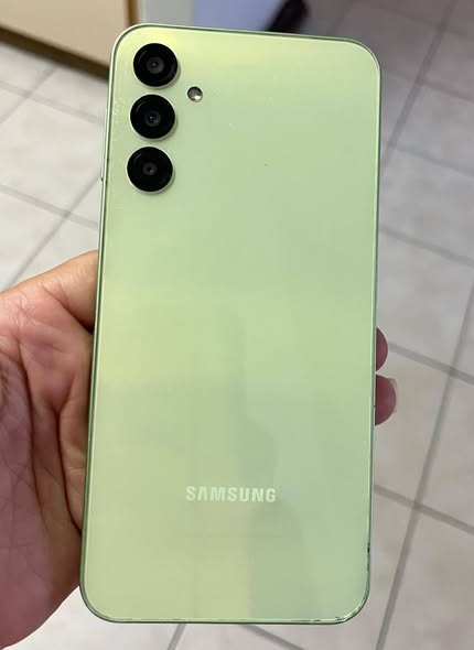 Samsung Galaxy A24 photo 2