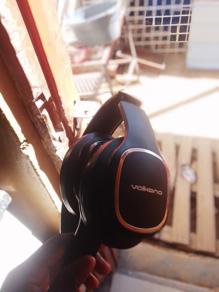 Volcano headsets photo 2