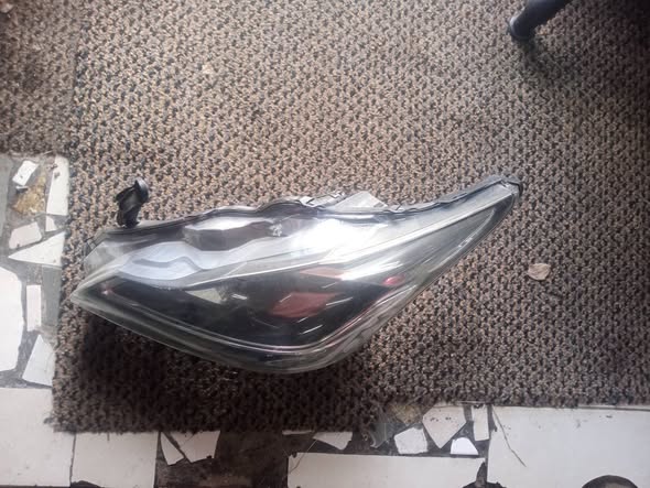 2021-2023 TOYOTA STARLET HEADLIGHT photo 2