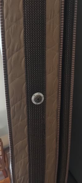 Queen Bed matrass photo 1