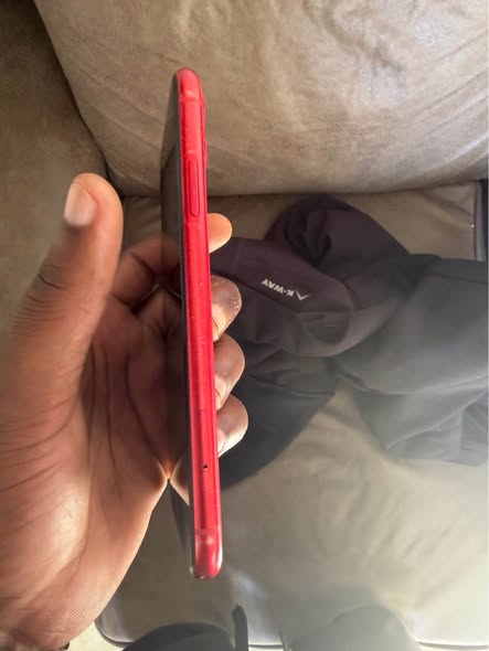iPhone 11 photo 2