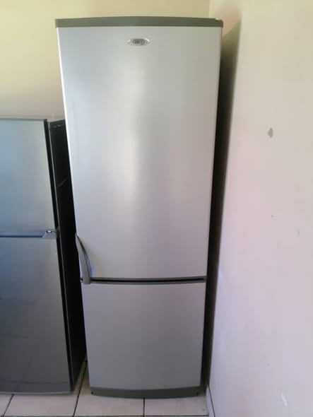 Defy bottom freezer fridge photo 1