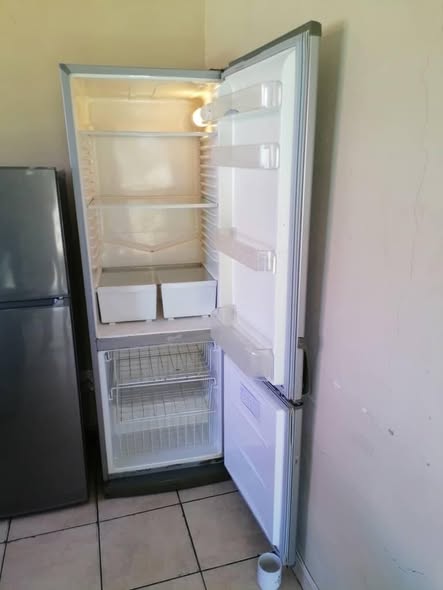 Defy bottom freezer fridge photo 2