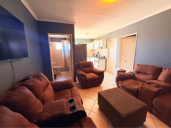FLAT FOR SALE photo 1