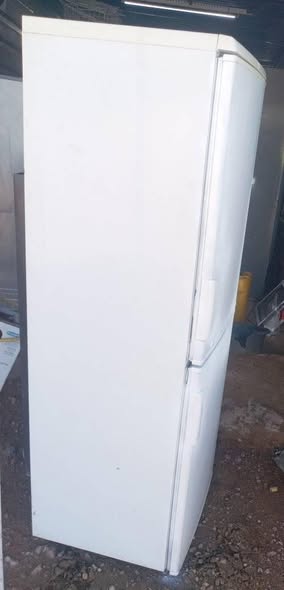 Upright fridge photo 2