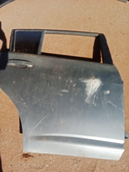Nissan Tida Doors & Back lights photo 1