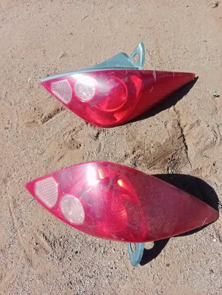 Nissan Tida Doors & Back lights photo 5