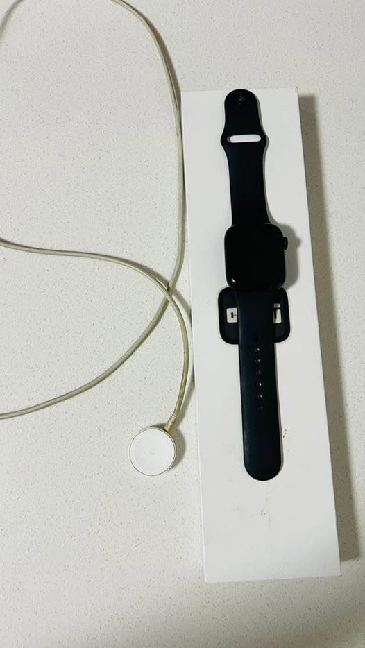 Apple Watch Series 7 photo 1