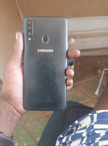 Samsung a20s photo 2
