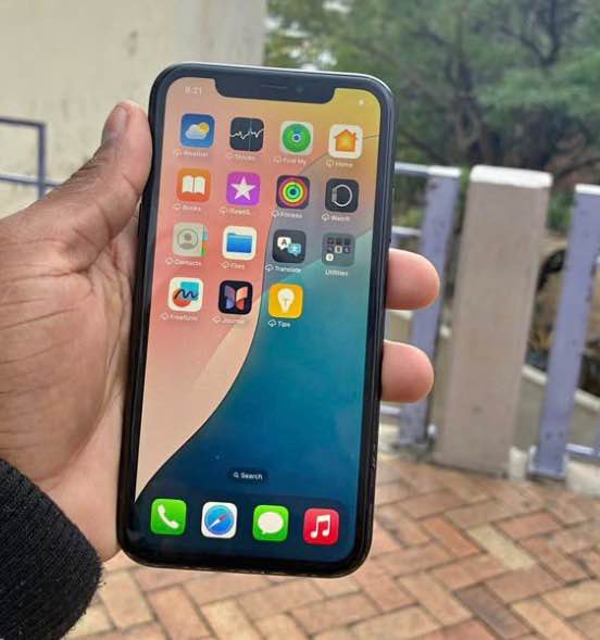 iPhone XR photo 1